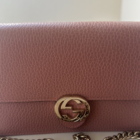 Gucci Pink Leather Interlocking G Wallet on Chain - Picture 2 of 6